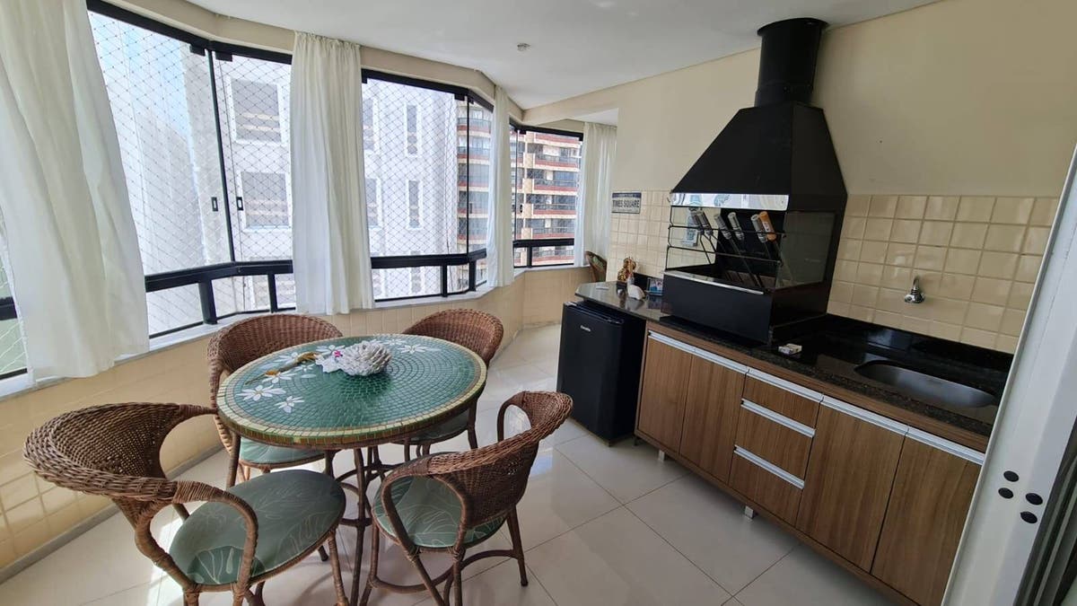 Apartamento com 3 suítes à Venda no Edifício Maria Carolina no Centro em Balneário Camboriú - Apartamento em Centro, Balneário Camboriú - à venda - WOW Imobiliária Ltda