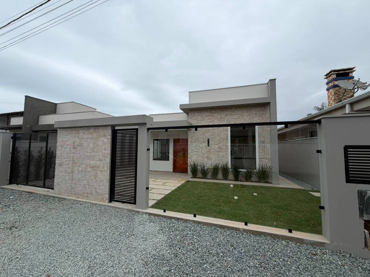 CASA COM 03 QUARTOS SENDO 01 SUÍTE E AMPLO QUINTAL NOS FUNDOS NO BAIRRO ITAJUBA - Barra Velha/SC - Casa em Itajuba, Barra Velha - à venda - CST SOLUÇÕES IMOBILIARIA LTDA