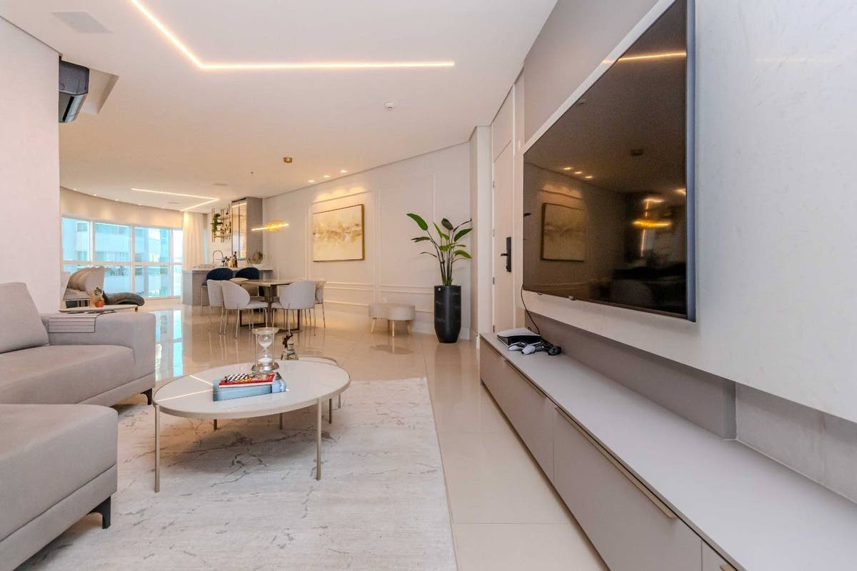 Apartamento Mobiliado com 3 Suítes no Pioneiros em Balneário Camboriú - Apartamento em Pioneiros, Balneário Camboriú - à venda - Rah Imóveis & Incorporadora