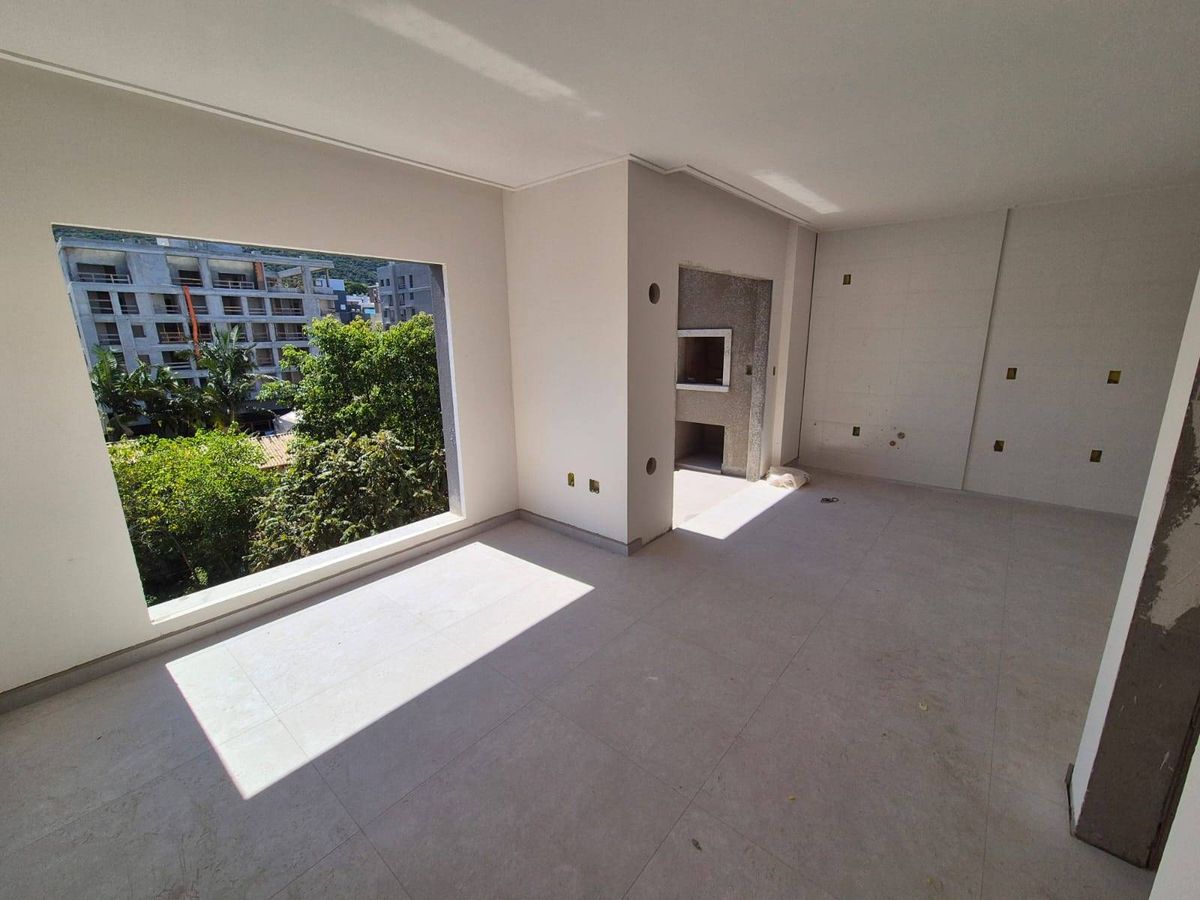 Villa Bellagio: Flat a venda na praia de Bombas - Apartamento em Bombas, Bombinhas - à venda - Imobiliária KS