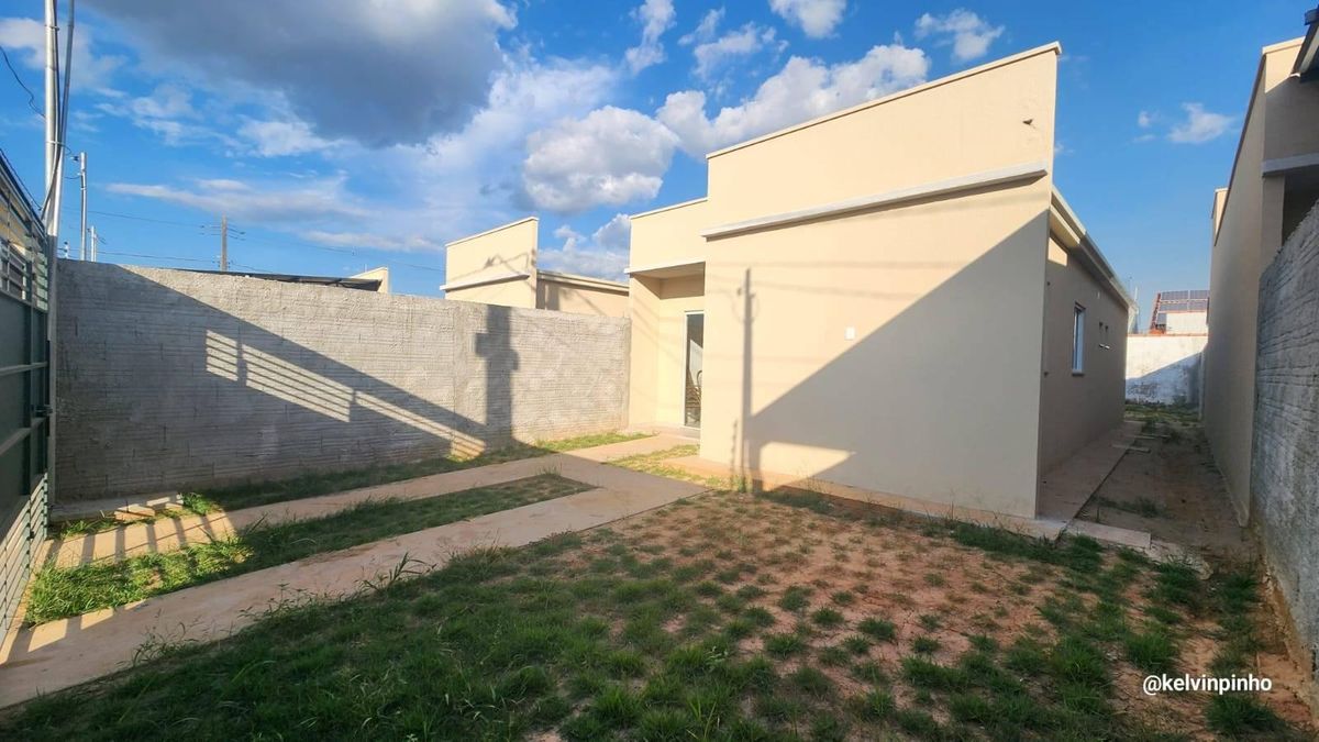 fachada de casa com muro