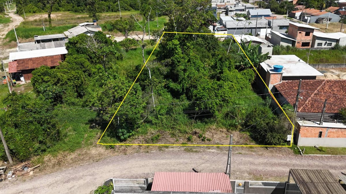 Terreno de esquina de 600 m² a venda em Itapoá - Balneário Rio Gracioso - Lote/Terreno em Continental, Itapoá - à venda - Itapoá Imóveis Ltda