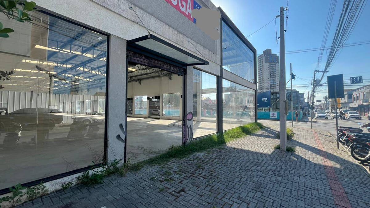 GALPÃO COMERCIAL NO CENTRO DE ITAJAÍ - Comercial em Centro, Itajaí - para locação - Brava Norte Imóveis