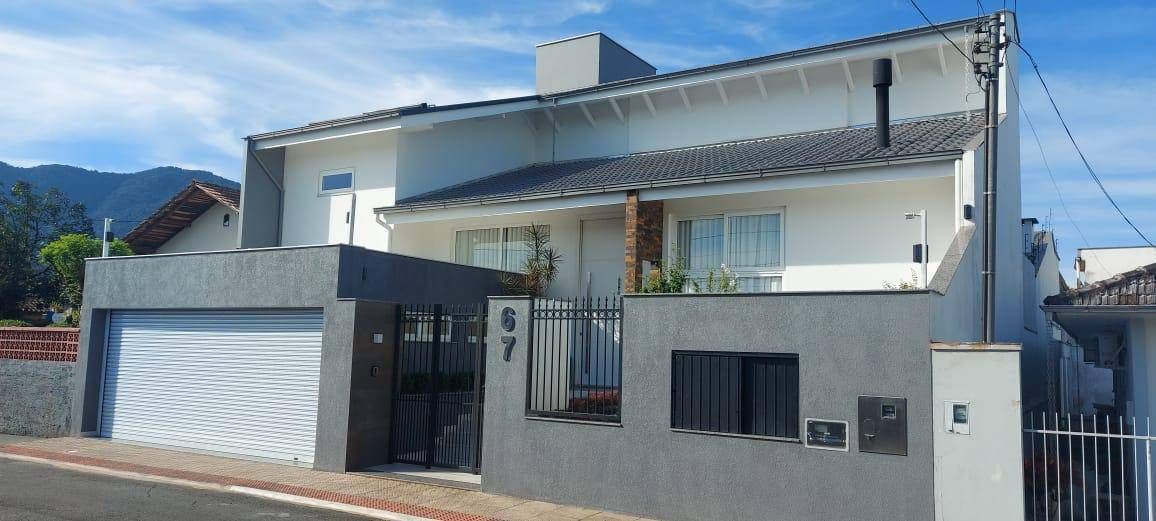 Casa com 4 Suítes no Bairro Nova Brasília - Casa em Nova Brasília, Jaraguá do Sul - à venda - Imobiliária SMART