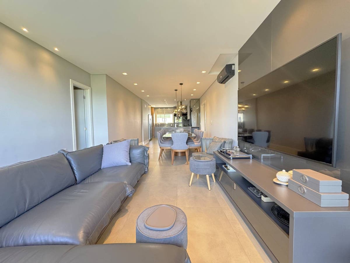 Apartamento Mobiliado com 4 Suítes e 3 Vagas à Venda na Barra Sul em Balneário Camboriú - Apartamento em Centro, Balneário Camboriú - à venda - Desc Imóveis