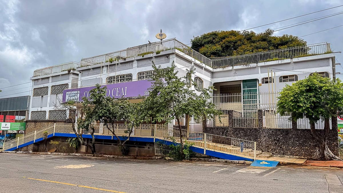 PRÉDIO COMERCIAL NA PRINCIPAL AVENIDA DE SOBRADINHO-ÁREA ÚTIL1.706,28M2 - Prédio em Sobradinho, Brasília - à venda - Bloco imobiliária LTDA