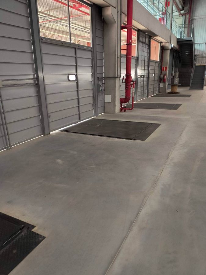 Galpão Industrial 4.644 m² em Embu das Artes com Estacionamento para Carretas - Galpão em Água Espraiada, Embu das Artes - para locação - PERENNIAL ASSESSORIA E SERVIÇOS LTDA EPP