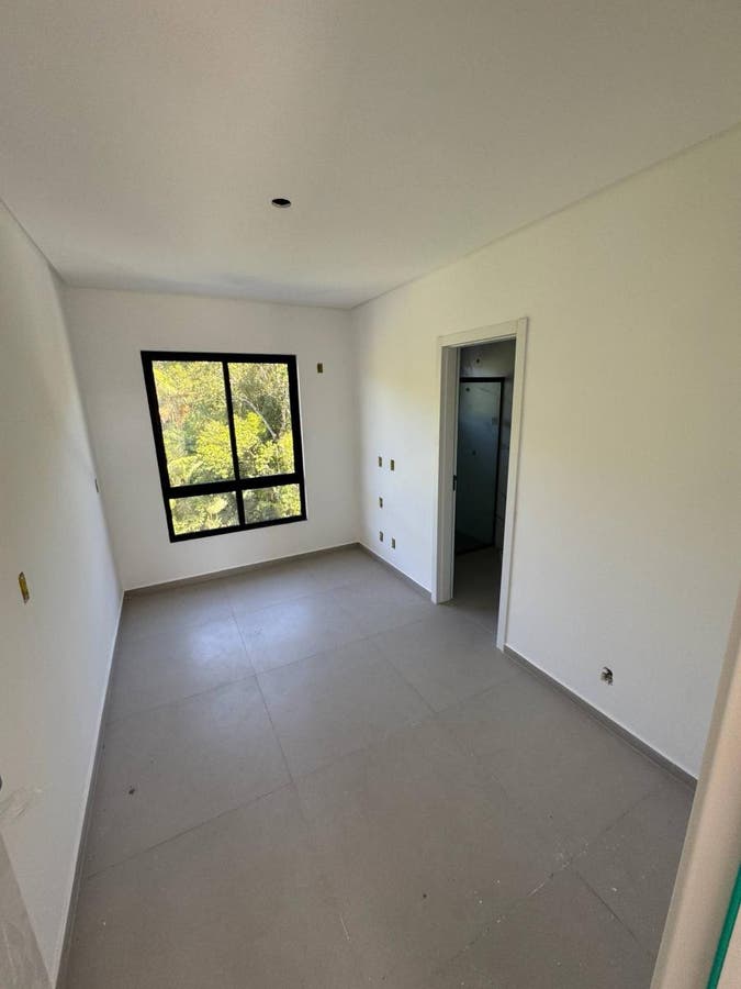 Sobrado à Venda, Forquilhas, São José, SC - Sobrado em Forquilhas, São José - à venda - Madri Imóveis ltda