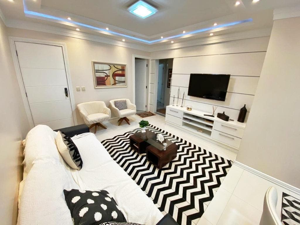 Temporada Ed. Villa di Roma: 3 dormitórios com churrasqueira em Balneário Camboriú - Apartamento em Centro, Balneário Camboriú - para temporada - IMOBILIÁRIA GUILHERME LTDA