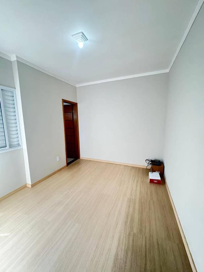 🏠, Casa, Venda , 410.000,00 , Parque Real, Pouso Alegre - MG, com 3 quartos, 1 suíte, 2 banheiros, 3004 - Casa em Parque Real, Pouso Alegre - à venda - IMOBILIÁRIA VLT IMÓVEIS LTDA