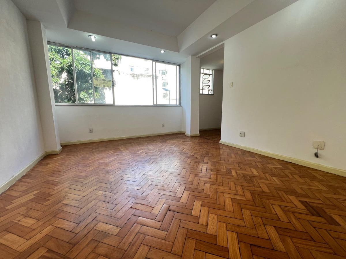 Apartamento a venda, sala, 3 ótimos quartos sendo um suíte, banheiro social, cozinha ampla, dependência completa, área externa, 1 vaga de garagem - Rua Morais e Silva - Apartamento em Maracanã, Rio de Janeiro - à venda - MIGUEZ IMOBILIÁRIA