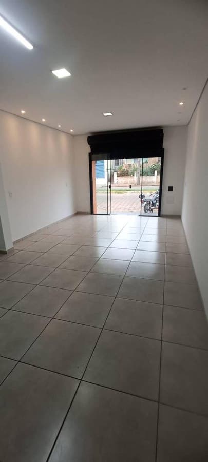 Ponto Comercial com Salão e Banheiro no Braz II - Avaré - Salas Comerciais em Braz II, Avaré - para locação - CRYSTAL IMÓVEIS