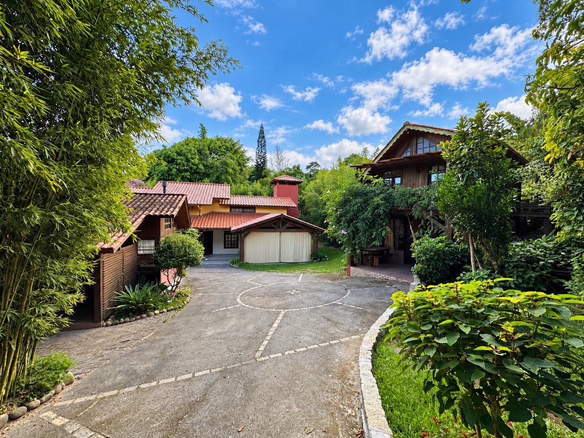 Pousada/ Casa próxima à Praia do Rosa - Ibiraquera - Imbituba SC - Pousada em Ibiraquera, Imbituba - para locação - ZIMBA IMOVEIS