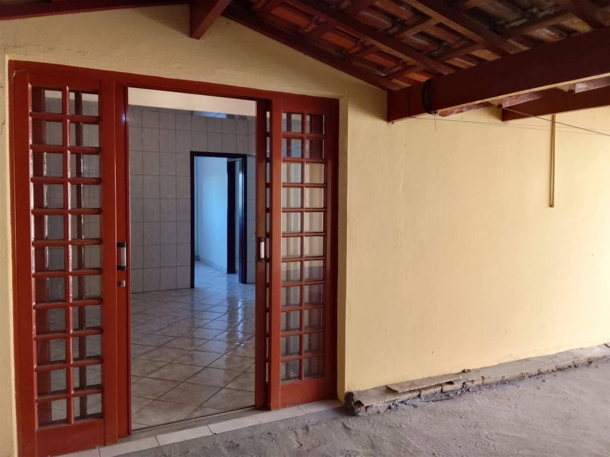Casa com 3 quartos para Locação, Jardim Carlota - Pindamonhangaba - Casa em Jardim Carlota, Pindamonhangaba - para locação - EDSON DERRICO IMOVEIS LTDA
