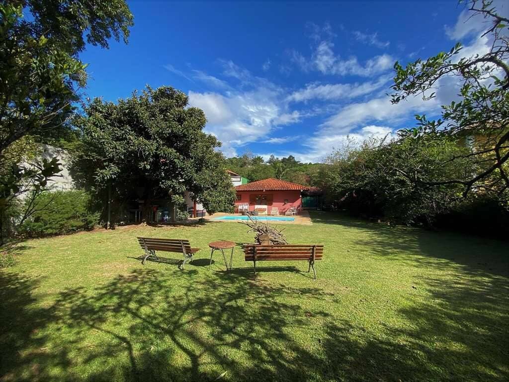 Casa com 03 Quartos – Condomínio na Fazendinha – Carapicuíba/SP - Chácara em Chácara Vale do Rio Cotia, Carapicuíba - à venda - Alfa Negócios
