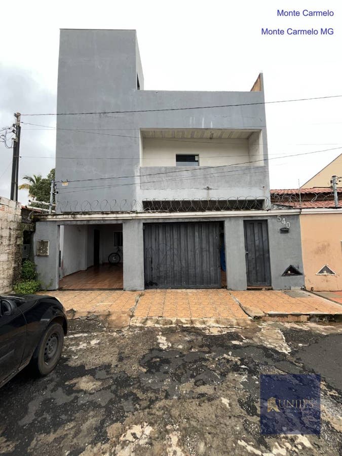 CASA SOBRADO DISPONIVEL PARA VENDA NO BAIRRO PLANALTO - Casa em Planalto, Monte Carmelo - à venda - Unijés Negócios Imobiliários LTDA