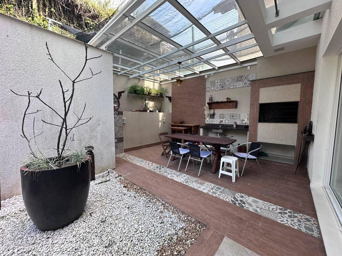 CASA ALTO PADRÃO NA PRAIA DOS AMORES - BALNEÁRIO CAMBORIÚ - Casa em Praia dos Amores, Balneário Camboriú - para locação e à venda - Brava Norte Imóveis