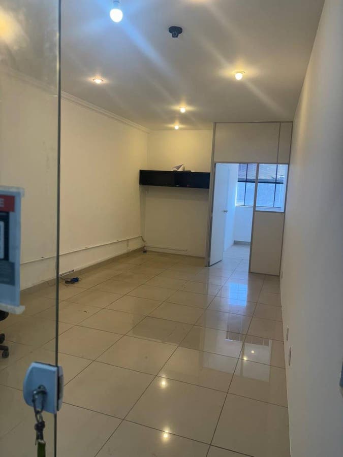 Sala Comercial no Centro de Atibaia | Cozinha + Espaço Multiuso | Elevador e Estacionamento - Comercial em Centro, Atibaia - para locação e à venda - Di Casa Imóveis Atibaia LTDA