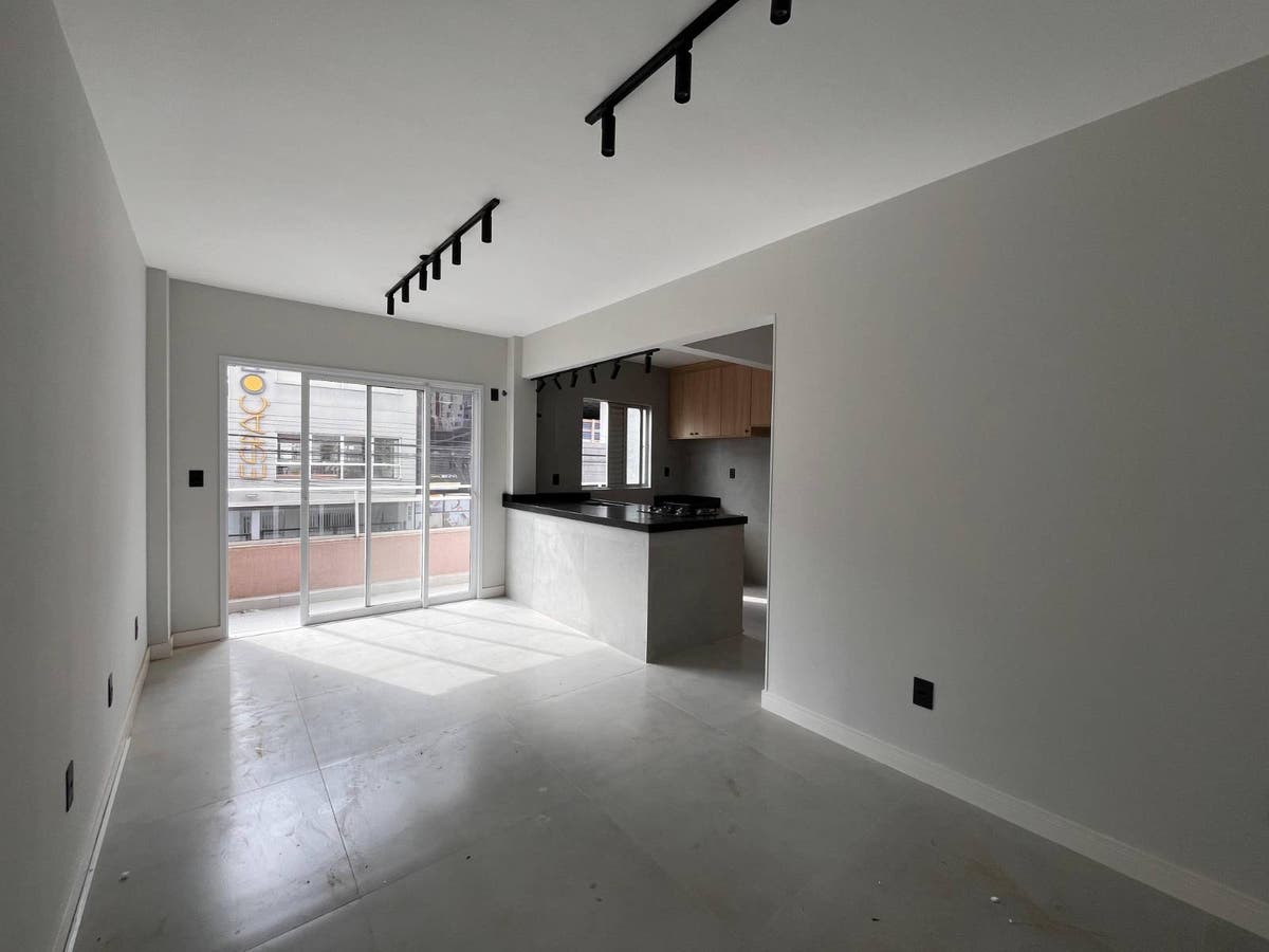 🏢 Apartamento à Venda em Balneário Camboriú Recém Reformado - Apartamento em Centro, Balneário Camboriú - à venda - GJ Imóveis LTDA