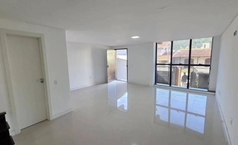 Sobrado com 1 Suíte, 2 Dormitórios e Quintal | Residencial San Rafael | Ressacada | Itajaí - Sobrado em Carvalho, Itajaí - à venda - TAB Imóveis