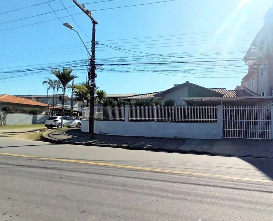 Casa suíte+ 2 à venda bairro Jardim Iririú - Casa em Jardim Iririú, Joinville - à venda - H7 Imóveis Ltda