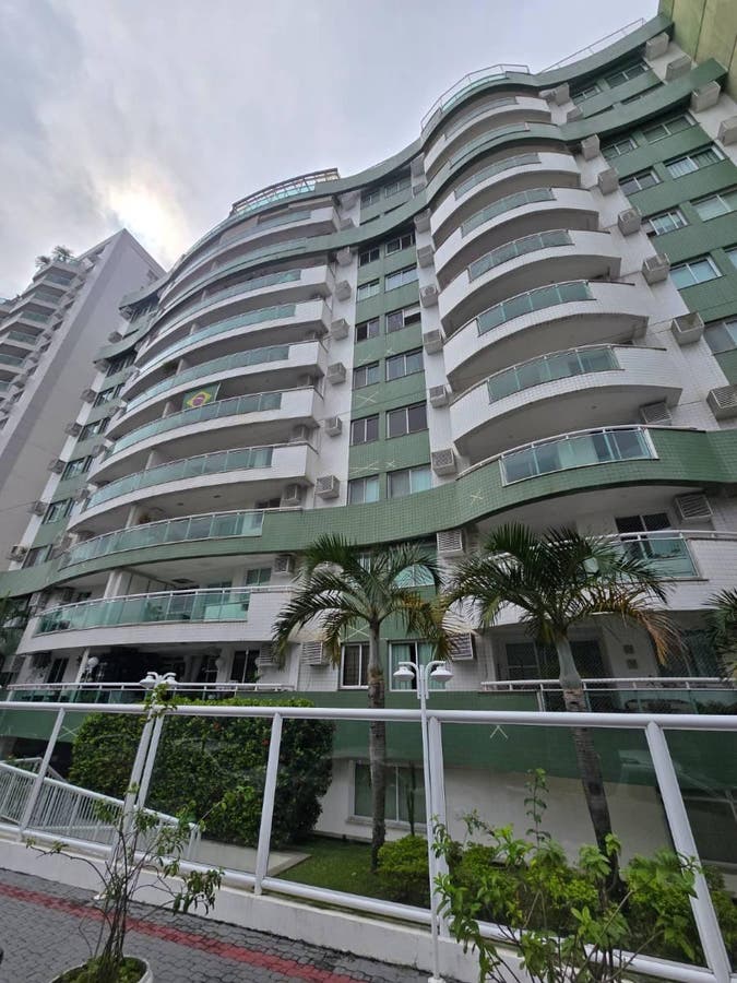 Estilo arquitetônico: Modernismo curvilíneo.