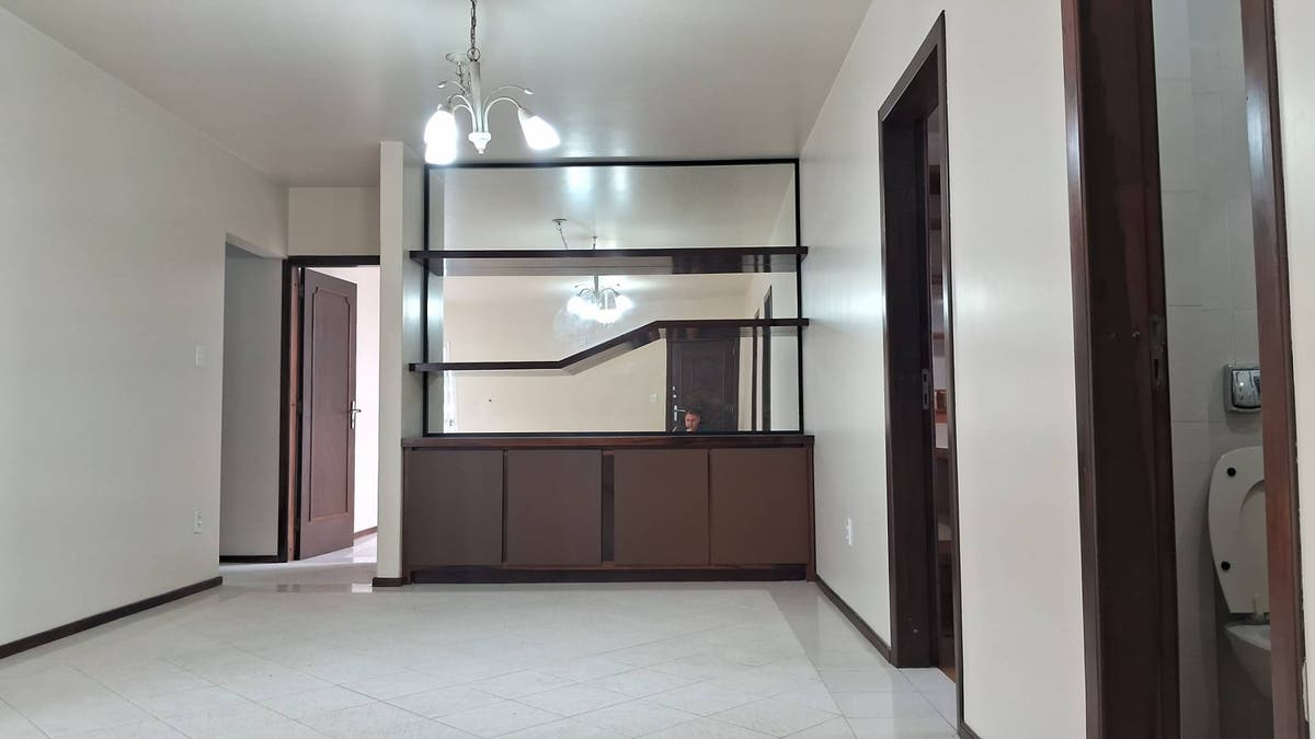 Apartamento Semimobiliado para Locação Anual, 3 Quartos (1 Suíte), 160m², 2 Vagas de Garagem, Edifício Leopoldo Zarling Centro - Itajaí, SC - Apartamento em Centro, Itajaí - para locação - I3 CORRETORES ASSOCIADOS S/S