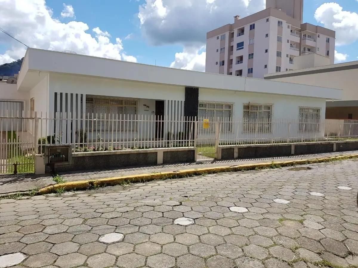 TERRENO URBANO COM CASA - Casa de Alvenaria em Jardim América, Rio do Sul - à venda - Jardim Sul Imobiliária