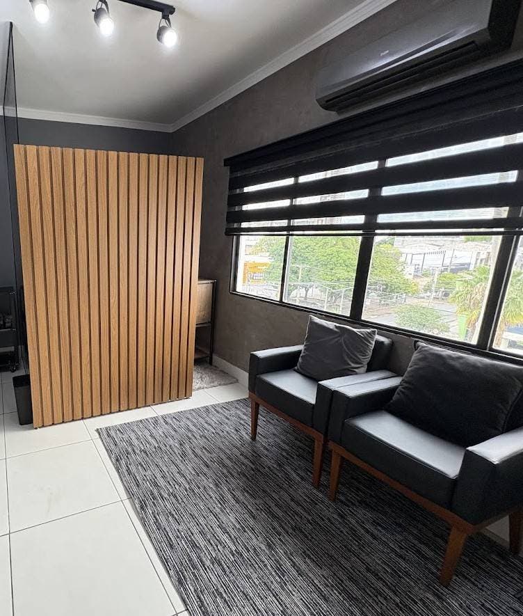 Vende-Se Sala Comercial Semi Mobiliada com Vista Única - Comercial em Centro-Norte, Cuiabá - à venda - Prime House Inteligência Imobiliária