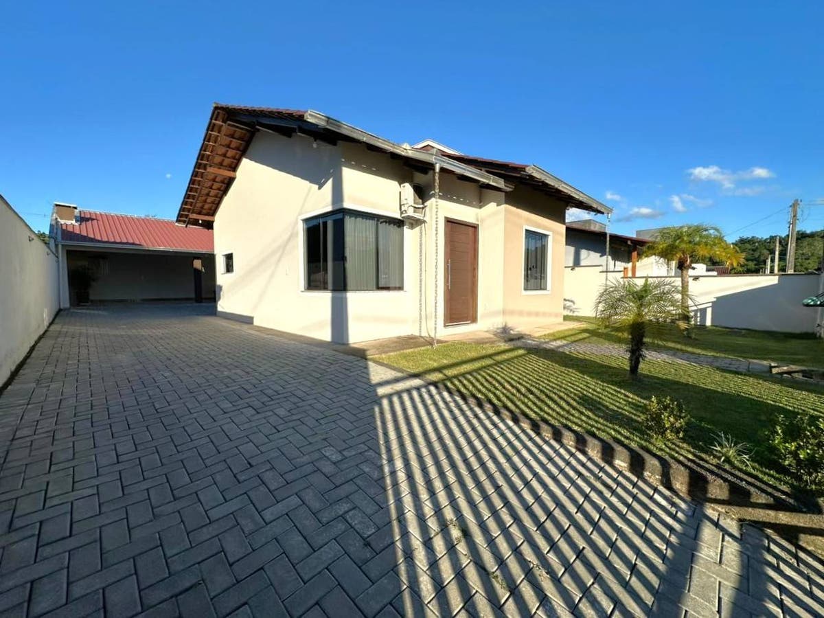 Casa Térrea | Três Rios do Norte | 2 Quartos | 50M² + 70M² de Área de Festas - Casa em Três Rios do Norte, Jaraguá do Sul - à venda - MACROimoveis.com