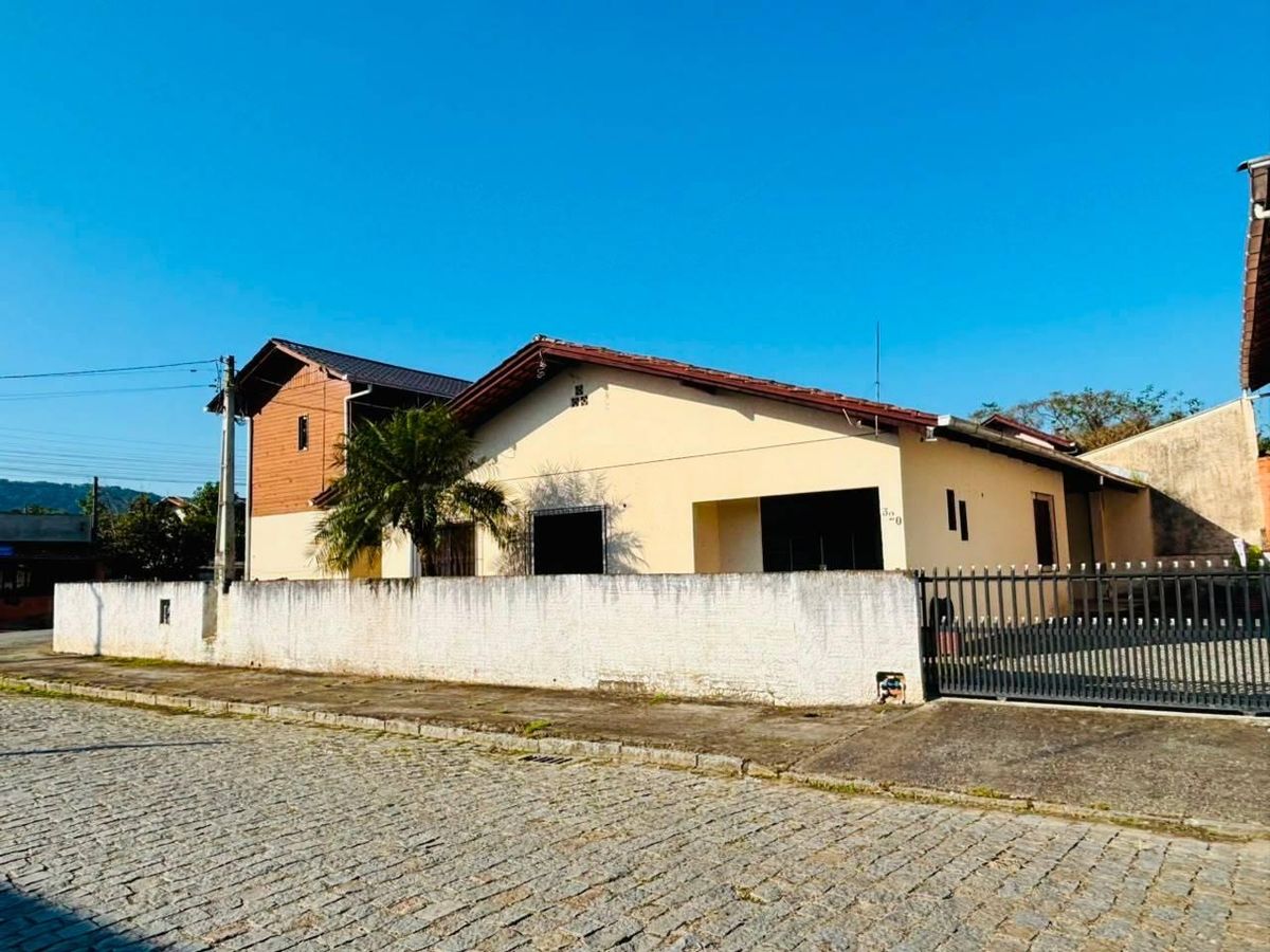 Casa com 3 quartos à Venda, Margem Esquerda - Gaspar - Casa em Margem Esquerda, Gaspar - à venda - Tomio Imoveis Ltda