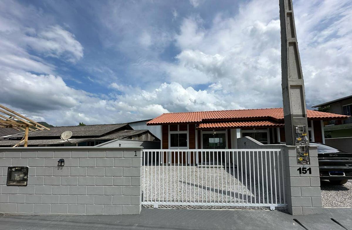CASA MISTA NOVA EM ITAJAÍ - Sobrado em Brilhante II, Itajaí - à venda - Brava Norte Imóveis