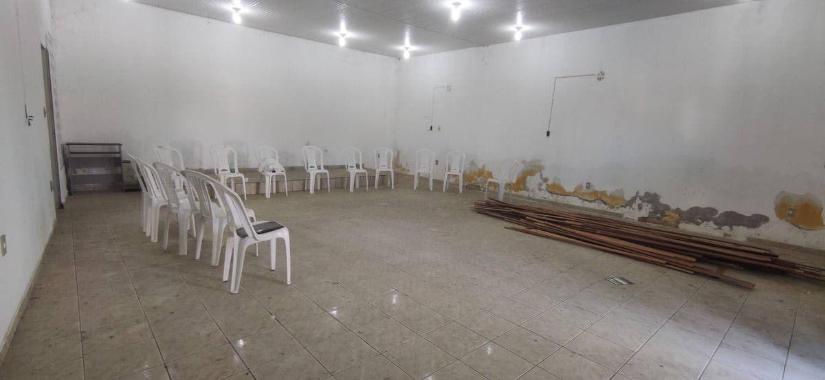A Plena Imobiliária Aluga: Ponto Comercial Com 2 Banheiros. - Loja em Jardim Bahia, Paulo Afonso - para locação e à venda - Plena Imobiliaria