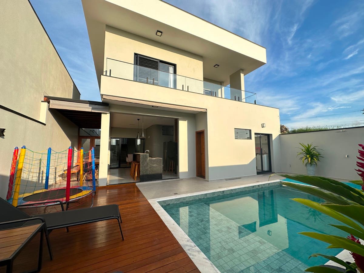 CASA COM FINO ACABAMENTO PISCINA DE HIDROMASSAGEM - Casa em Parque Alvorada, São João da Boa Vista - à venda - BOCOLI IMÓVEIS