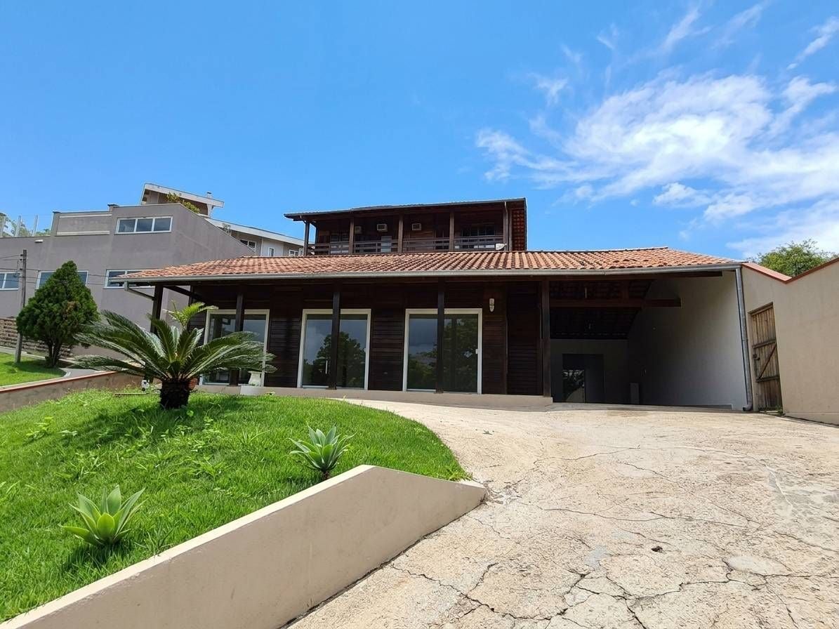 Casa com 3 quartos para Locação, Centro - Gaspar - Casa em Centro, Gaspar - para locação - Tomio Imoveis Ltda
