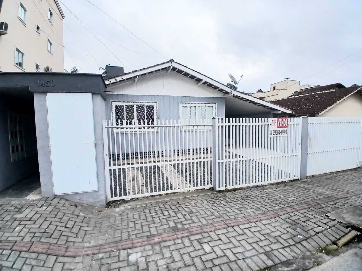 CASA AVERBADA Oportunidade de Investimento em locação, Casa com 5 alugueis, com ótima renda mensal no Iririu - Casa em Iririú, Joinville - à venda - A6 Imóveis