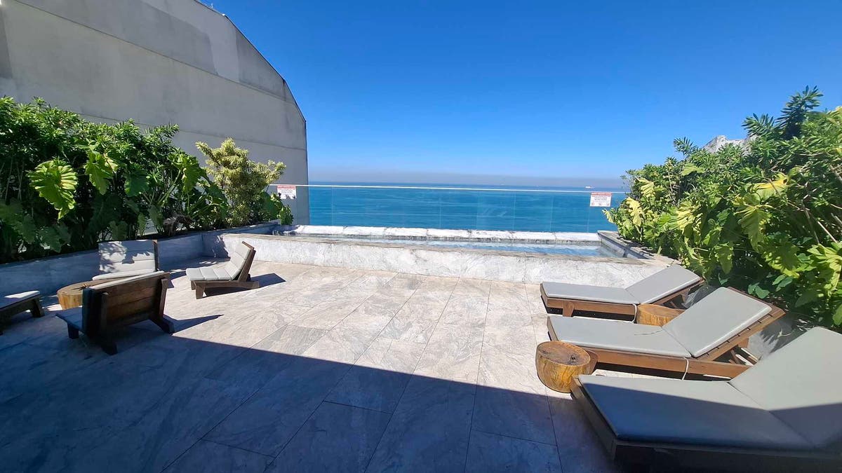 Apartamento à venda na Avenida Atlântica prédio moderno, de frente para o mar. - Apartamento em Copacabana, Rio de Janeiro - à venda - MIGUEZ IMOBILIÁRIA