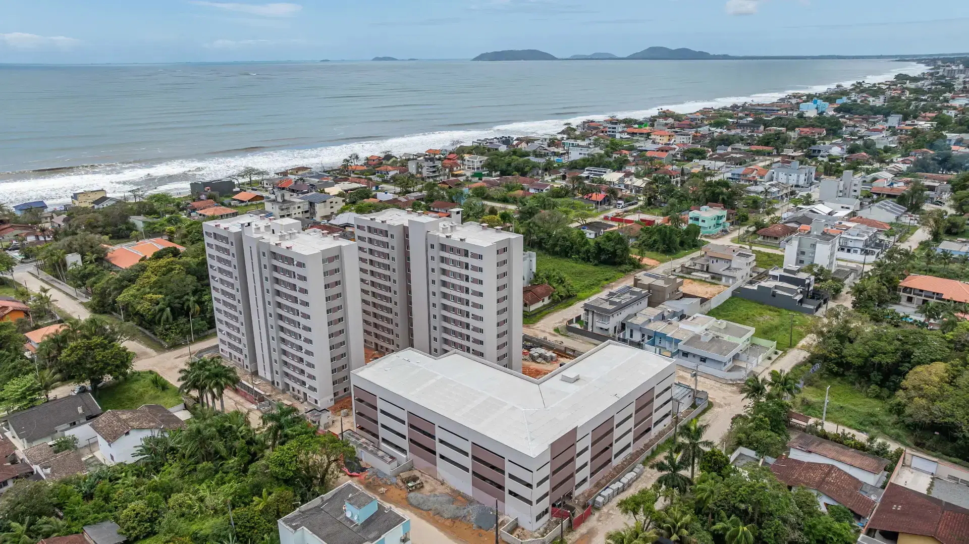 Apartamento Home Club, Apenas 200 Metros do Mar - Apartamento em Centro, Itapoá - à venda - BESEN IMOBILIÁRIA LTDA