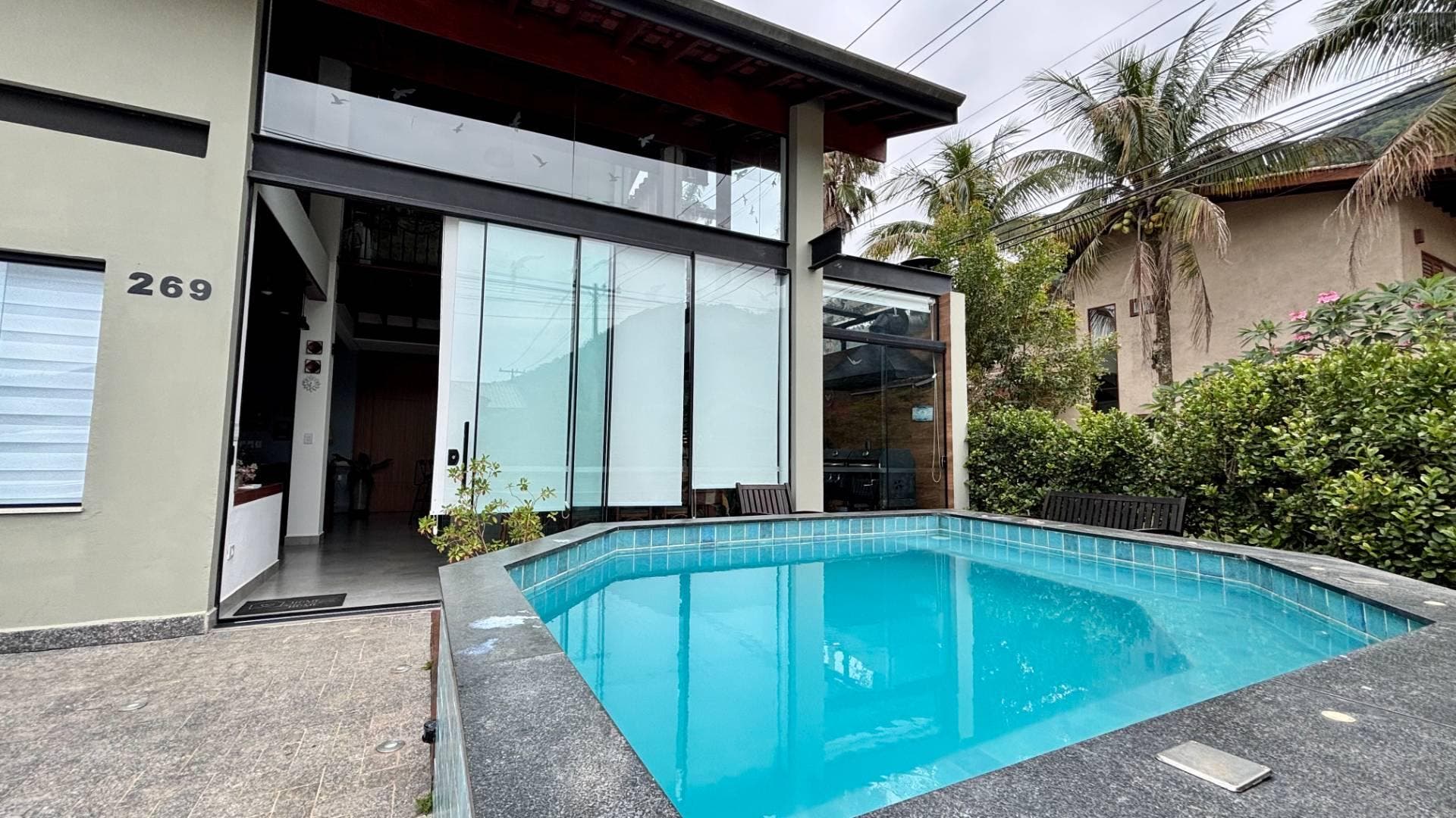 LINDÍSSIMA CASA EM CONDOMÍNIO UBATUBA - Casa em Ubatuba - à venda - Claudia Mar LTDA