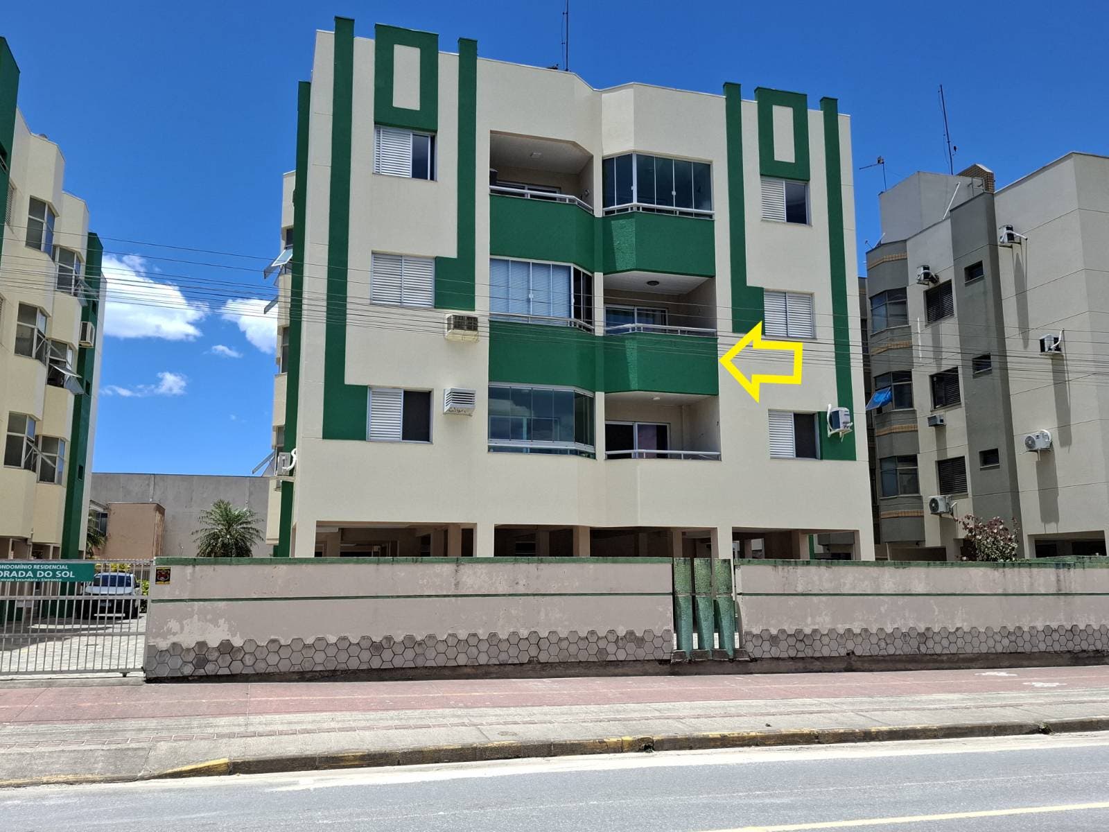 APARTAMENTO NO RESIDENCIAL MORADA DO SOL, EXCELENTE LOCALIZAÇÃO A 300 METROS DO MAR - Apartamento em Centro, Itapoá - à venda - BESEN IMOBILIÁRIA LTDA