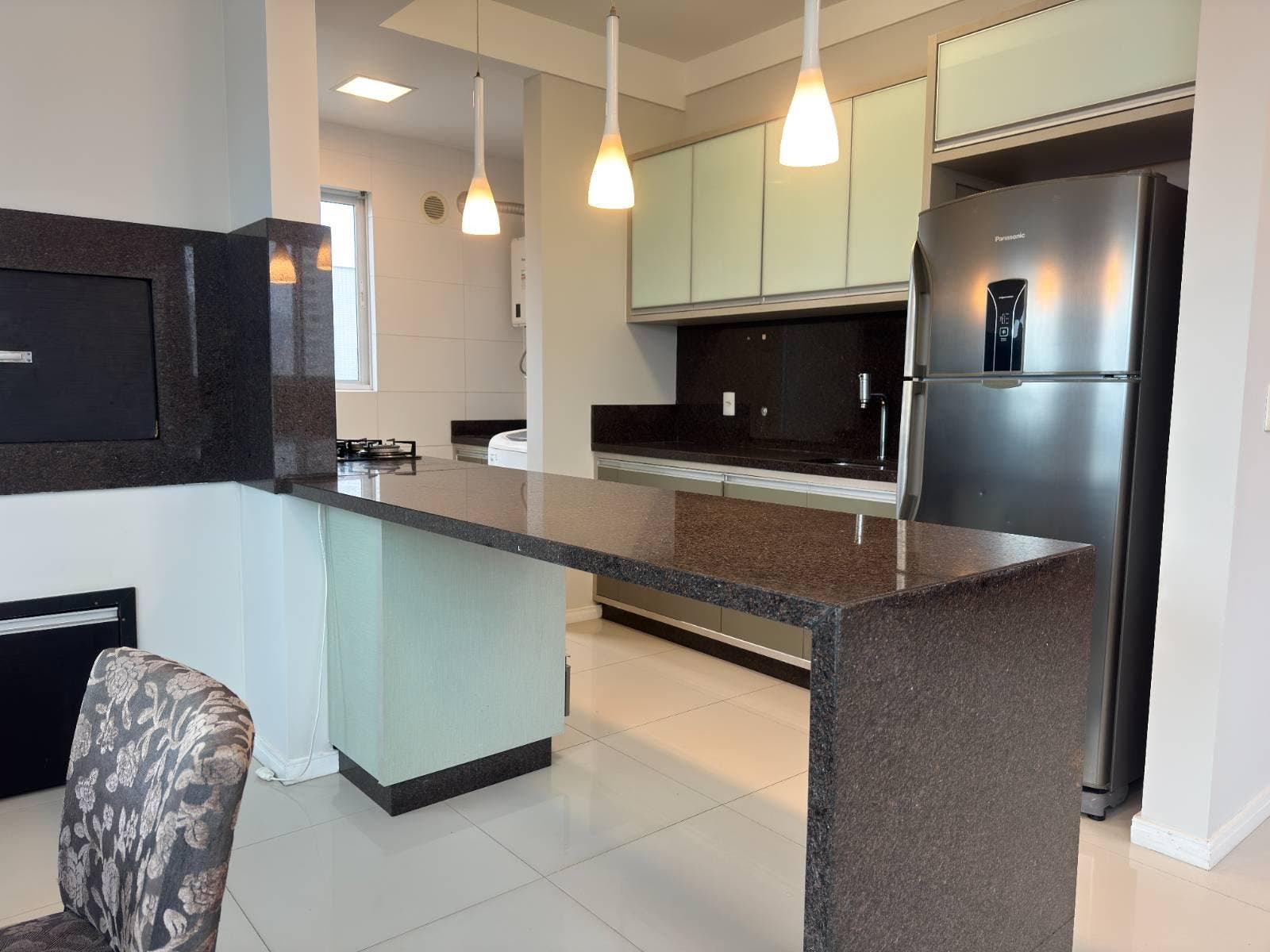 Apartamento para locação anual de 03 Suítes, Mobiliado, excelente localização - Apartamento - para locação - Desc Imóveis