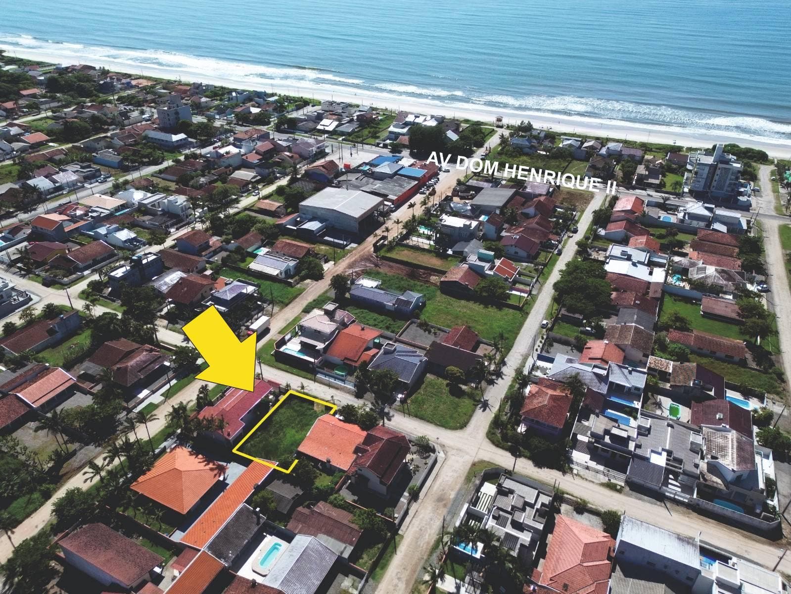 OPORTUNIDADE EM LOCALIZAÇÃO ESTRATÉGICA – PRONTO PARA CONSTRUIR - Lote/Terreno em Barra do Sai, Itapoá - à venda - BESEN IMOBILIÁRIA LTDA