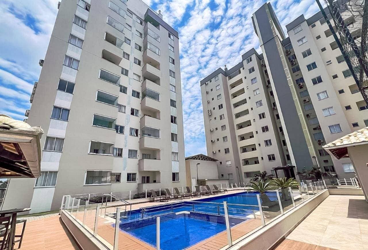 Apartamento em Balneário Piçarras Easy Clube com Mobilia - Apartamento em Itacolomi, Balneário Piçarras - à venda - Imobiliária De Porto