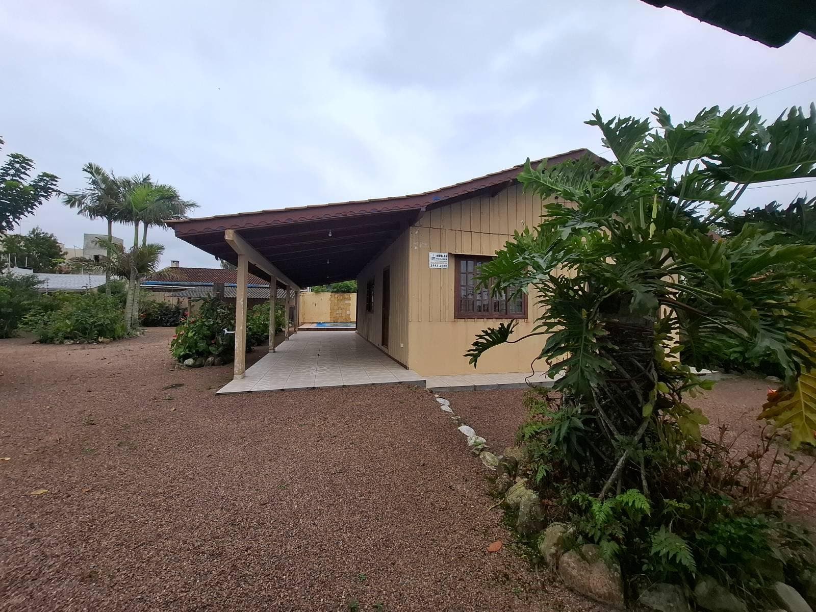 IMÓVEL CONSTRUIDO EM 720 M² COM PISCINA NO BAIRRO ITAPEMA DO NORTE - Casa em Cambiju, Itapoá - à venda - BESEN IMOBILIÁRIA LTDA