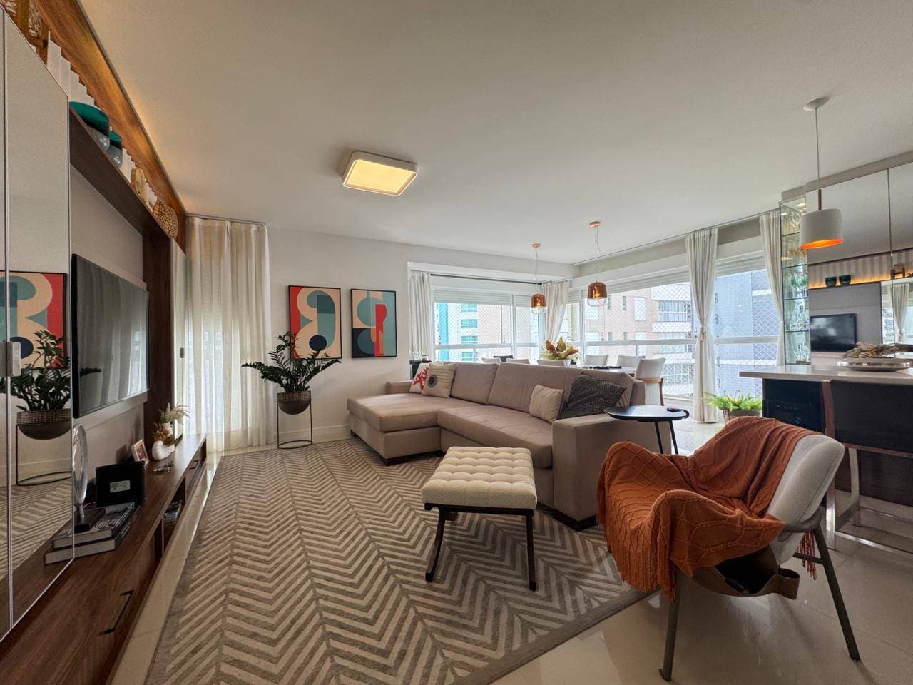 Apartamento com 3 Suítes à Venda no Ed. Ilha Sul na Barra Sul de Balneário Camboriú - Apartamento em Centro, Balneário Camboriú - à venda - Desc Imóveis