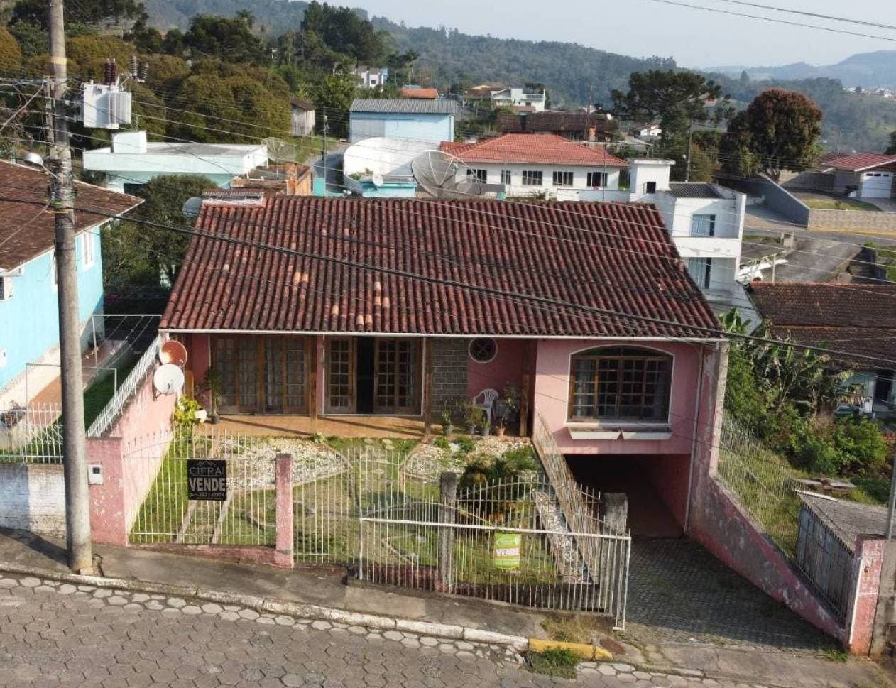 Casa de Alvenaria - Venda - 04 dormitórios - 259m2 - Semi Mobiliada - Laranjeiras - Rio do Sul - Casa em Laranjeiras, Rio do Sul - à venda - Cifra Imóveis e Empreendimentos Imobiliários