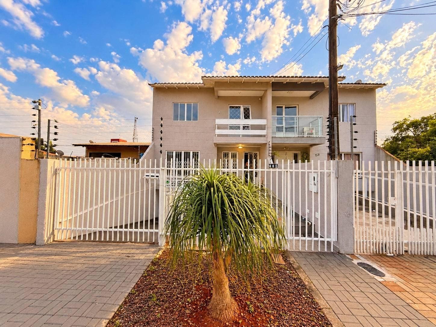 SOBRADO COM 3 SUITES PARA VENDA NO BAIRRO JARDIM PANORAMA EM FOZ DO IGUAÇU