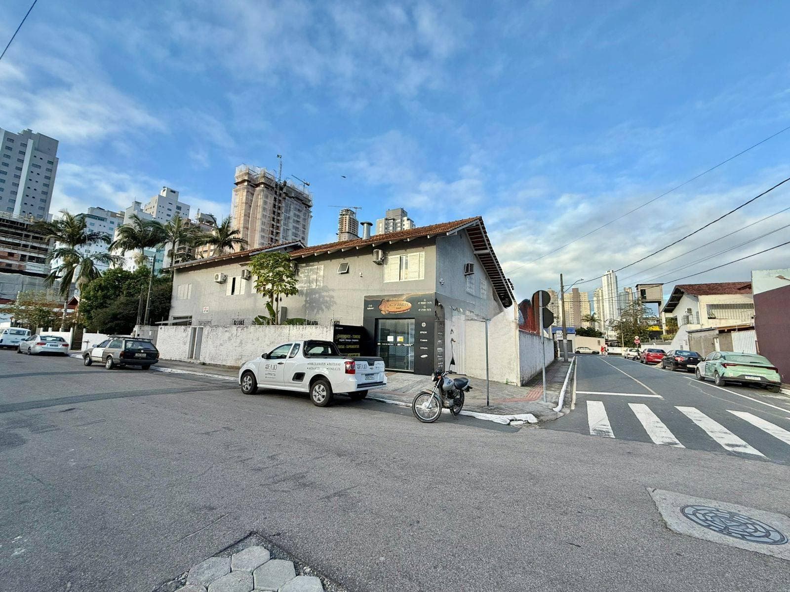 Prédio Com 05 Apartamentos e 01 Sala Comercial - Venda - Centro - Balneário Camboriú - Prédio em Centro, Balneário Camboriú - à venda - IMOBILIÁRIA GUILHERME LTDA