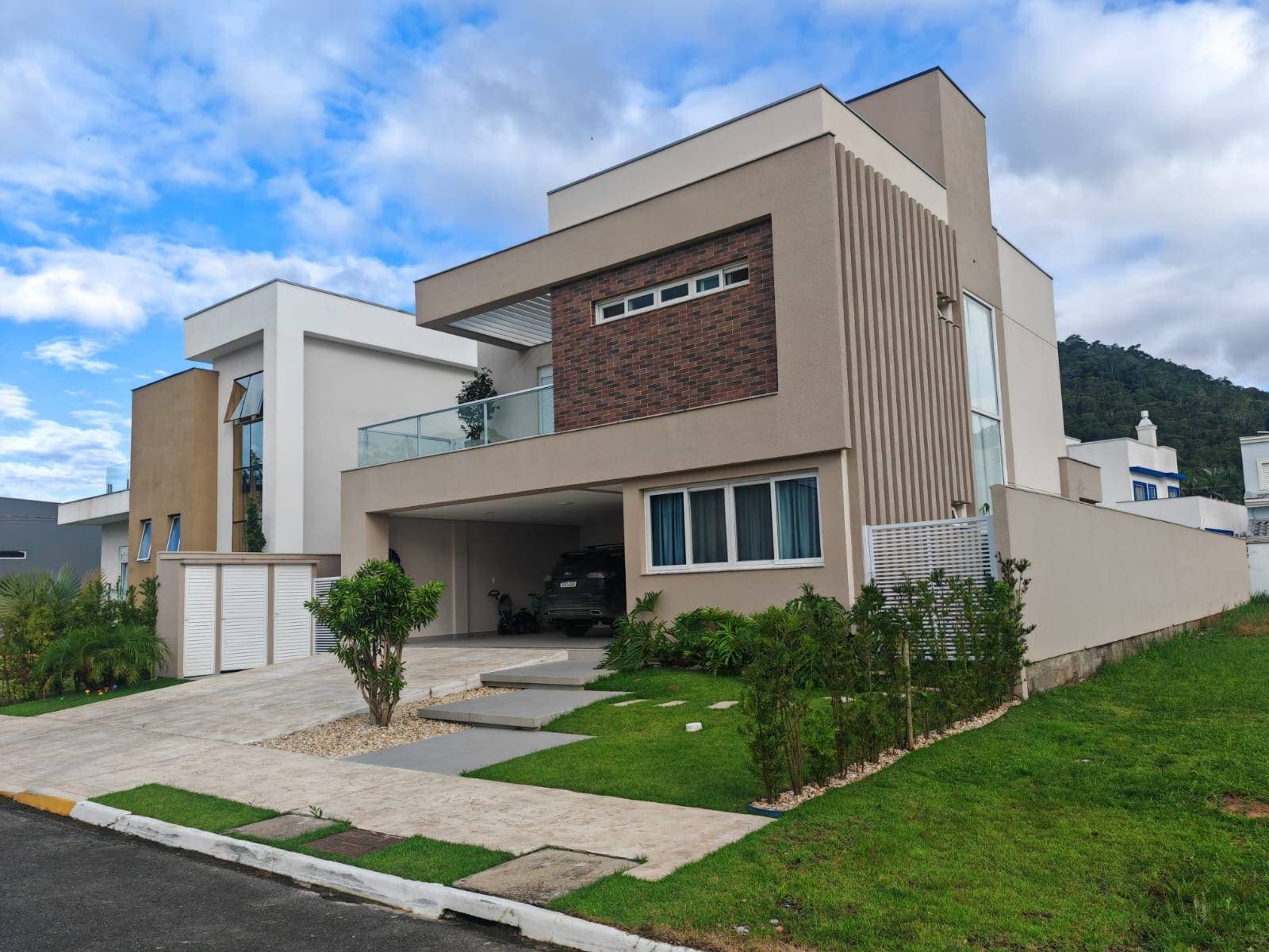 Casa à Venda no Condomínio Caledônia Private Village em Camboriú - Casa de Condomínio em Santa Regina, Camboriú - à venda - Desc Imóveis