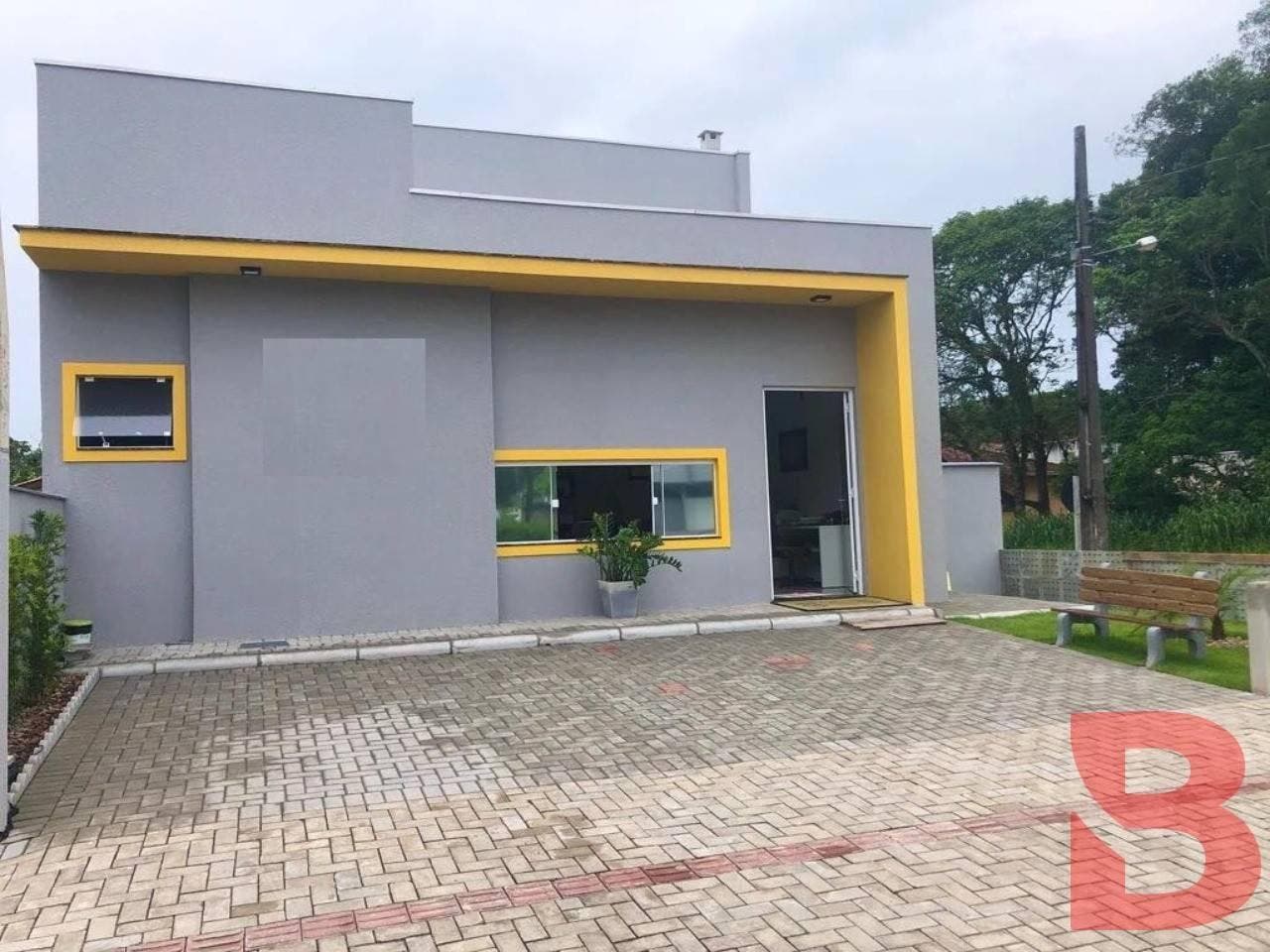 SALA COMERCIAL COM SOBRADO RESIDENCIAL COM ÁREA DE 240,00M2, LOCALIZADO NA AVENIDA ZILDA ARNS, BALN. PAESE EM ITAPOÁ SC - Comercial em Paese, Itapoá - à venda - BESEN IMOBILIÁRIA LTDA
